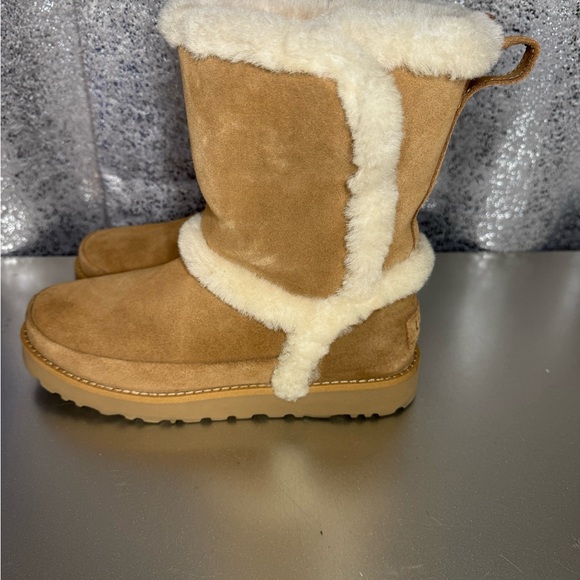 Ugg Boots - Size 7 - Picture 3 of 8